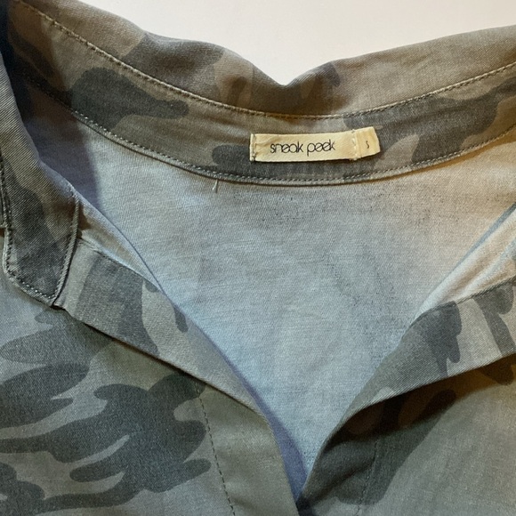 Sneak Peek Camouflage Cropped Jacket. Women’s size Small. Great condition. - Picture 4 of 5
